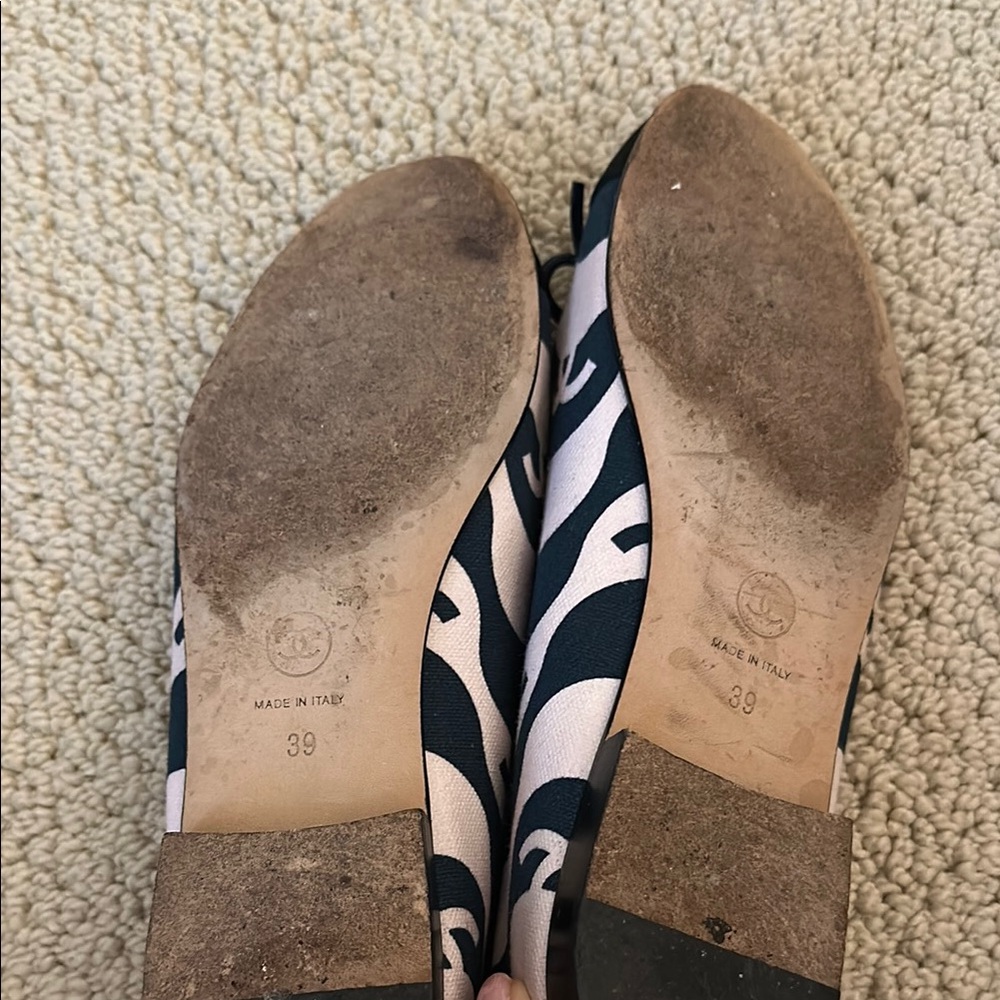 Chanel Black and Pale pink Women's Flats - Picture 7 of 7